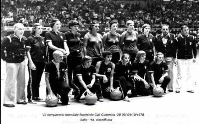 Nazionale Italiana femminile del 1975 in occasione del settimo Campionato del Mondo in Colombia.